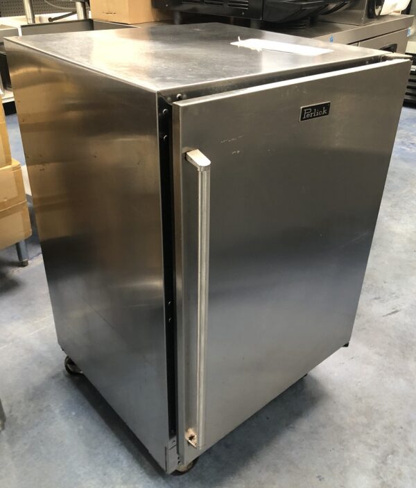 Perlick HC24RS4S 24” SINGLE DOOR C-SERIES Refrigerator/Chiller/Wine Reserve/Beverage Dispenser